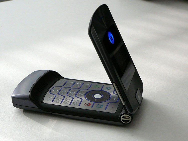 RAZR V3