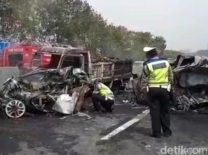 8 Korban Luka Berat Kecelakaan Maut Cipularang Dirujuk ke 4 RS