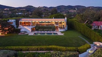 Di sekitar tempat tersebut, berjejer rumah milik Leonardo di Caprio, Courtney Cox, Laurenne Jobs yang adalah janda Steve Jobs sampai mantan petenis John McEnroe. Foto: Dok. Realtor