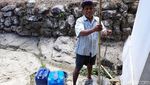 Kekeringan, Warga Gunungkidul Ambil Air di Sumur Bor Pakai Toples