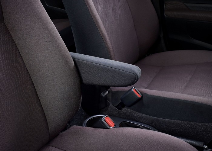 Dirancang sebagai kendaraan untuk menunjang berbagai kegiatan pelanggan atau Multi Activity Vehicle (MAV), Toyota Sienta kembali mendapat improvement. Sentuhan baru pada eksterior membuat mobil ini tampil lebih sporty dan stylish, dan sentuhan baru pada interior membuat kabin terasa lebih nyaman.