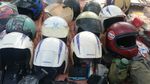 Helm Jadul Hadiah Beli Motor Jadi Buruan