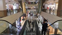 Bahkan beberapa pusat perbelanjaan pun sudah mulai dibuka.