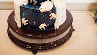 Yang ini tak kalah mewah. Masih bertema galaxy dengan paduan warna putih pada lapisan yang menjuntai dari tingkatan atas hingga bawah. Foto: Istimewa