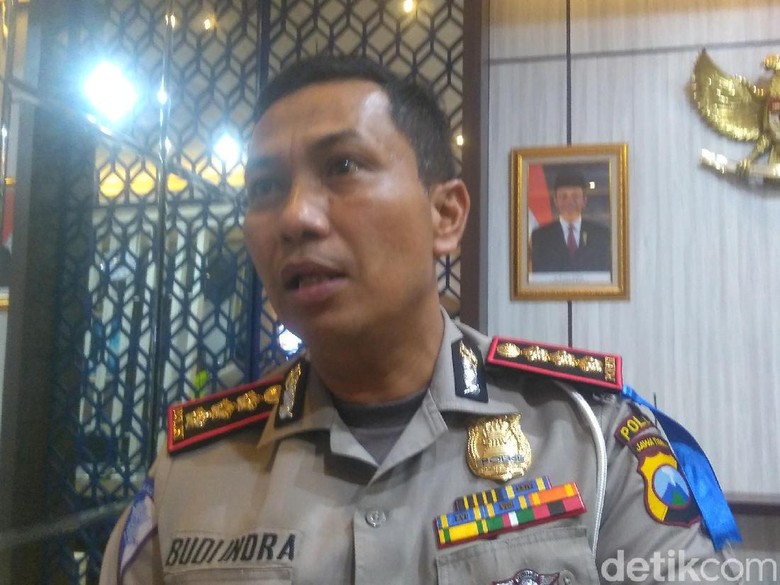 8 Jam Operasi di Tol Sumo, Polisi Tilang 125 Pengendara 8 Jam Operasi di Tol Sumo, Polisi Tilang 125 Pengendara