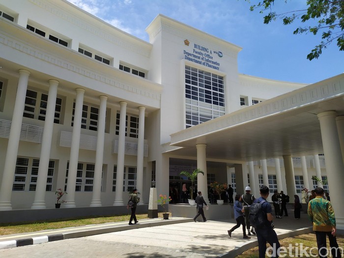 Wapres Jusuf Kalla meresmikan sejumlah gedung untuk tiga fakultas di Universitas Syiah Kuala (Unsyiah) Aceh.