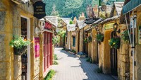 Kota kecil di Prefektur Oita barat daya Pulau Kyushu Jepang, Yufuin terkenal karena suasananya yang damai (CNN)