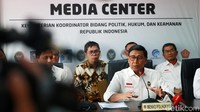 Menko Polhukam Wiranto menegaskan tambahan personel Polri dan TNI ke Papua dan Papua Barat dilakukan untuk mengoptimalkan pengamanan. Aparat diperintahkan bertugas dengan cara persuasif. 