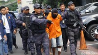 Dua tersangka lainnya yang bertindak selaku eksekutor yakni A dan S juga diperlihatkan kepada wartawan.