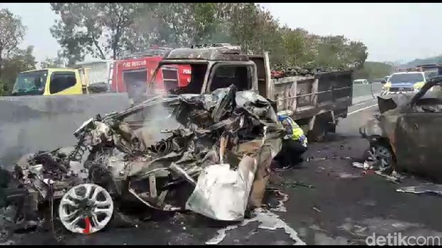 Korban Tewas Kecelakaan Maut di Tol Cipularang Jadi 9 Orang