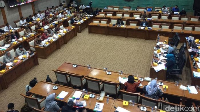 Foto: Rapat DPR, Wamenkeu dan Menkes bahas Iuran BPJS Kesehatan, (Vadhia Lidyana/detikFinance) Foto: Rapat DPR, Wamenkeu dan Menkes bahas Iuran BPJS Kesehatan, (Vadhia Lidyana/detikFinance)