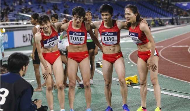 Sebelumnya mereka juga berhasil membawa timnya menuju kemenangan dalam lomba lari estafet 4 x 400 meter di National Athletics Championships pada Juli 2019. Tim mereka pun berhasil mendapatkan medali emas. Foto: Next Shark/ South China Morning Post