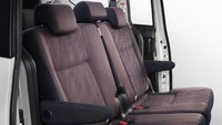 Untuk memberi penyegaran pada interior, semua varian Sienta tampil dalam warna hitam dan kursi warna Burgundy untuk varian V dan Q dan warna hitam pada varian G. Istimewa/Toyota.