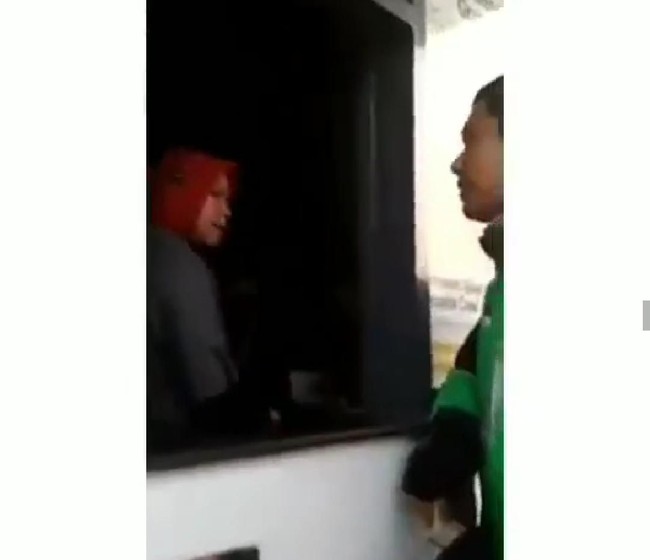 Pegawai Restoran Dilabrak Ojol hingga Pantangan Makanan Saat Usia 40 Tahun Pegawai Restoran Dilabrak Ojol hingga Pantangan Makanan Saat Usia 40 Tahun