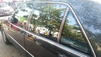 Antipeluru kaca double glass, body nggak, yang diburu kan kaca kena kepala, jawab pemilik mobil Edi Purwanto. Foto: Rizki Pratama 