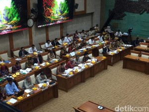 DPR Panggil Menkes dan Wamenkeu Bahas Iuran BPJS Kesehatan