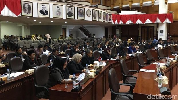 8 Fraksi Partai di DPRD Surabaya Resmi Diumumkan/