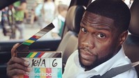 Sang supir, Jared Black kehilangan kontrol mobil Plymouth Barracuda 1970 yang dikendarainya.  Dok. Instagram/kevinhart4real