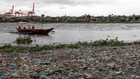 Dilansir dari Reuters, lima hari pembersihan pantai di pulau Teluk Manila bulan lalu menghasilkan total 16.00 kg sampah, data DENR menunjukkan, sebagian besar adala sampah plastik, yang termasuk diantaranya adalah limbah sachet bekas pakai yang terbuat dari alumunium dan campuran plastik.