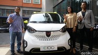 Wuling Motors juga akan membuka sesi test drive untuk Wuling E100. Rencananya test drive ini akan dibuka pada tanggal 4 dan 5 September. 