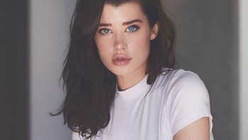 Karena kondisi matanya itu, Sarah jadi lumayan populer. Bahkan di media sosial Instagram, followernya sudah jutaan. Foto: Instagram