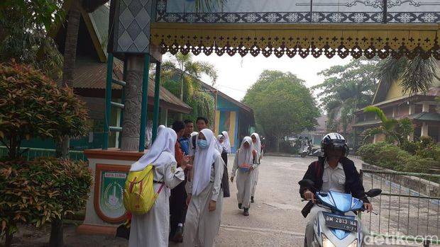 Asap Pekat di Dumai Riau, Sejumlah Siswa Dipulangkan