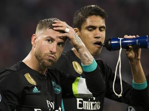 Zidane Ultimatum Ramos dan Varane