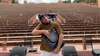 DJ asal Australia yakni Flume jadi pembicaraan di dunia maya baru-baru ini. Dok. Instagram/flume