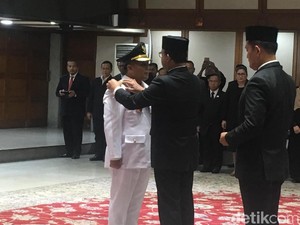 Lantik Sigit Jadi Walkot Jakarta Utara, Anies Ingatkan Penataan di Pesisir