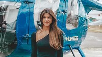 Luana adalah contoh sukses gadis yang berhasil mengejar mimpinya. Meski tidak biasa, ternyata pekerjaan sebagai pilot helikopter begitu dicintainya. Sukses terus Luana! (Instagram/@pilotluana)
