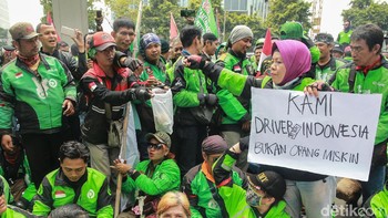 Hal itu dilakukan untuk Shamsubahrin Ismail jika tidak dapat membeli tiket ke Jakarta.