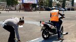 Penjual Cilok Buat SIM Pertama Seumur Hidup