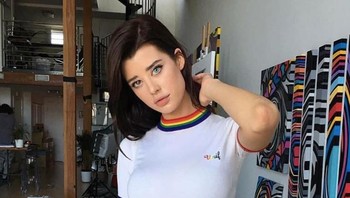 Menurutnya, sang ibu juga mengalami kondisi serupa walaupun samar. Tidak terlihat jelas seperti dirinya. Foto: Instagram