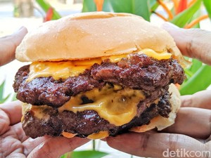 Burger Bener : Cukup Rp 13 Ribu Bisa Makan Burger Enak di Sini