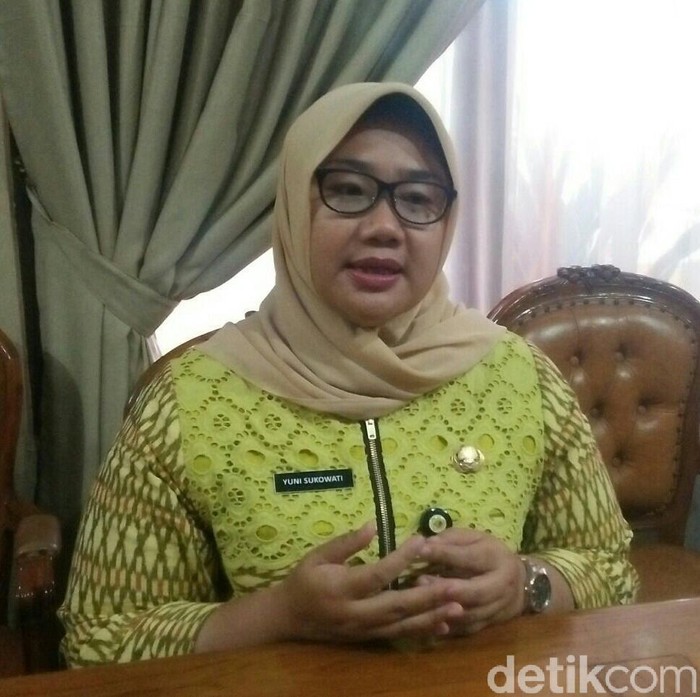 Bupati Sragen, Kusdinar Untung Yuni Sukowati.