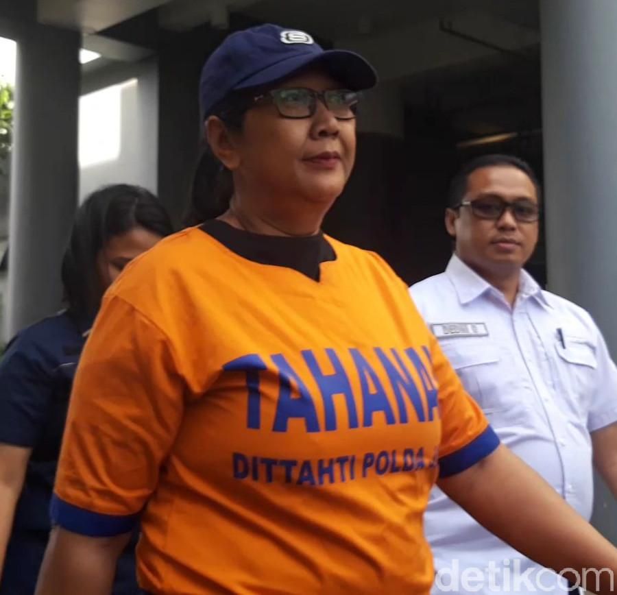 Penampakan Mak Susi Pakai Baju Tahanan