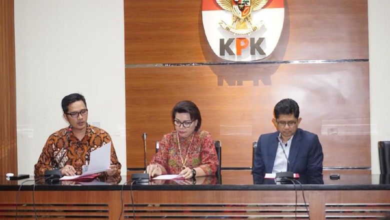 KPK Minta Dirut PTPN III Tersangka Suap Menyerahkan Diri KPK Minta Dirut PTPN III Tersangka Suap Menyerahkan Diri