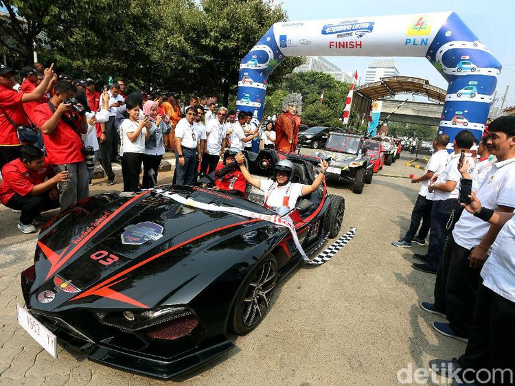 Dari Surabaya, Lima Mobil Listrik ITS Tiba di Jakarta