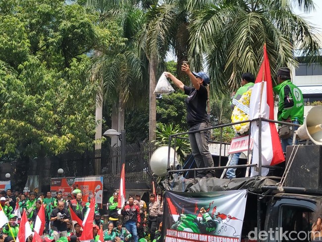 Didemo Driver Gojek, Begini Komentar Bos Taksi Malaysia