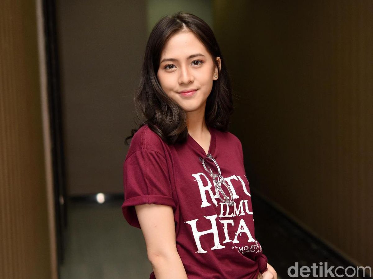 10 Artis Muda Cewek Terhot