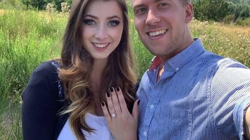 Kecelakaan tersebut membuat kehidupan pernikahan mereka sangat berubah, karena begitu Laura tersadar ia harus kehilangan ingatannya dan yang lebih esktrimnya lagi ia berpikir bahwa usianya saat itu masih 17 tahun. Tak heran jika Laura hilang semua ingatannya kepada Bryden suaminya. (Foto: Facebook)