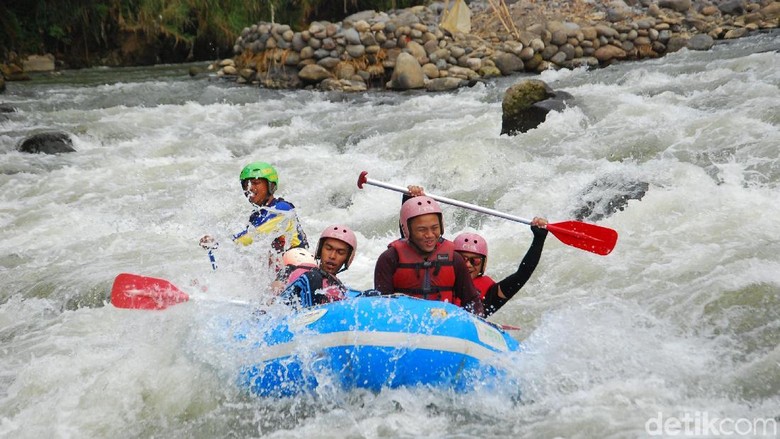 Arung Jeram di Serayu Arung Jeram di Serayu