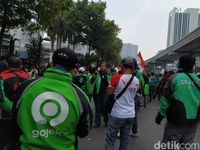 Driver Gojek Demo Kedubes Malaysia