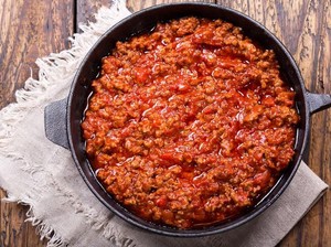 Begini Cara Bikin Saus Bolognese Tradisional Italia yang Enak