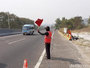 Sopir Truk Hilang Kendali di Tol Cipularang Dites Urine, Apa Hasilnya?