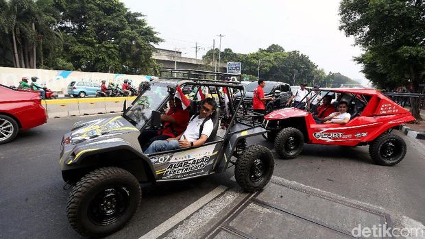 10 Kendaraan Listrik ITS Disambut Kemenristekdikti