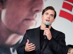 Henry Cavill Jawab Rumor Gabung Loki 2 Sebagai Hyperion