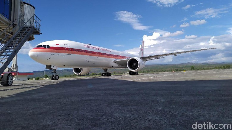 392 Jemaah Haji Kloter 1 Embarkasi Aceh Tiba di Tanah Air 392 jemaah haji kloter 1 embarkasi Aceh tiba di Tanah Rencong. Satu jemaah dalam kloter ini meninggal di tanah suci. Mereka mendarat di Bandar Sultan Iskandar Muda, Blang Bintang, Aceh Besar, Aceh, Selasa (3/9/2019) sekitar pukul 16.17 WIB.