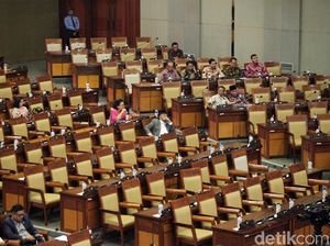 274 Anggota DPR Absen Saat Pengesahan RUU Menjadi UU