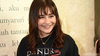 Dalam kesempatan itu Prilly menceritakan pengalamannya saat syuting. Pool/Noel/detikFoto.